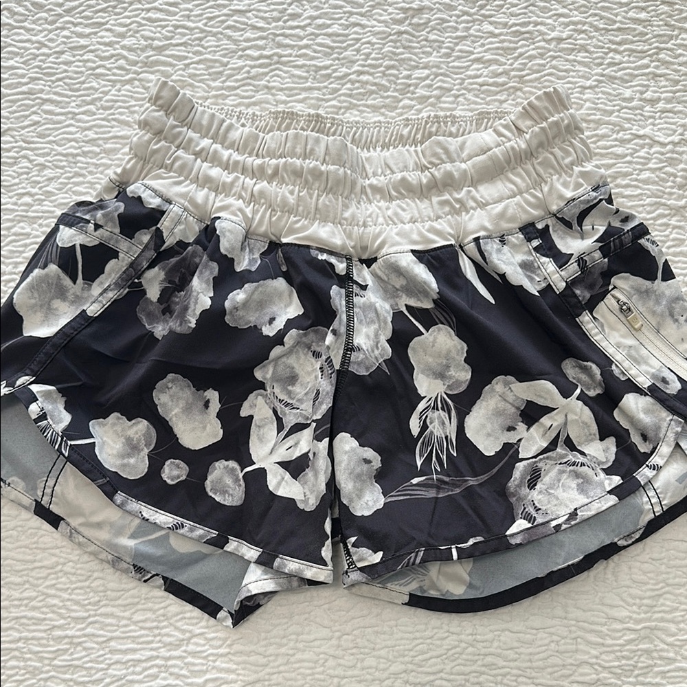 Lululemon floral Women's Shorts